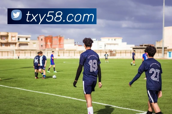 世纪杯小组赛激战正酣 强队连胜晋级悬念升温